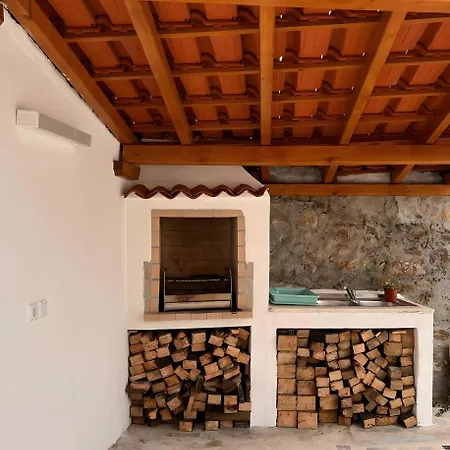Nocashouse Lousa Holiday home
